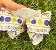 Load image into Gallery viewer, Tiger Spirit Moonstitch Bow