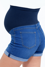 Load image into Gallery viewer, Winnipeg Roll Cuff Shorts