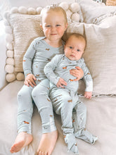 Load image into Gallery viewer, Günamüna Woof Sage Convertible Pajamas
