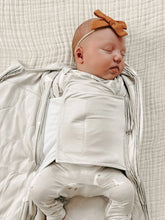 Load image into Gallery viewer, Günamüna Goose Swaddle Sleep Sack / 1.0 TOG
