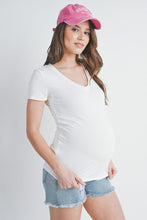 Load image into Gallery viewer, Harlee Basic V-Neck Top
