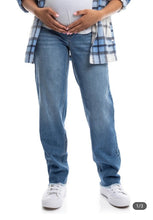 Load image into Gallery viewer, Sammy Girlfriend Jeans
