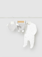 Load image into Gallery viewer, Mayoral Newborn Neutral Gift Set
