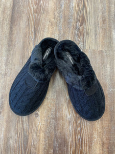 Fuzzy Closed Toe Slippers